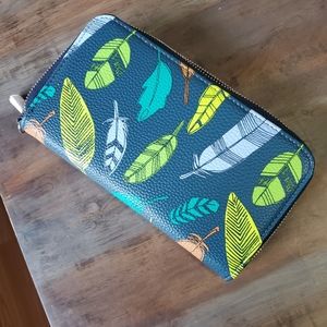 Thirty-one Feather Wallet